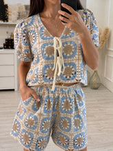 Cargar imagen en el visor de la galería, RAIN - Set blusa y short tejidos