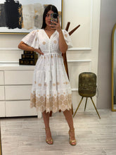 Cargar imagen en el visor de la galería, AZUCENA - Vestido midi blanco estampado
