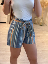 Cargar imagen en el visor de la galería, NIA - Short rayas