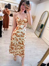 Cargar imagen en el visor de la galería, JAELYN - Maxi vestido khaki con blanco