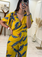 Cargar imagen en el visor de la galería, CASEY - Palazzo amarillo estampado hojas