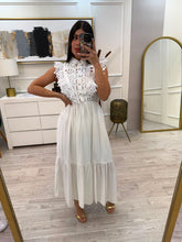 Cargar imagen en el visor de la galería, ANTONIETA - Maxi vestido blanco