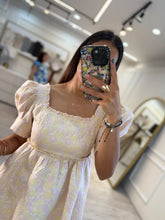 Cargar imagen en el visor de la galería, ROMA – Vestido corto rosa pastel en jacquard