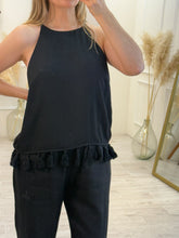 Cargar imagen en el visor de la galería, GIGI - Blusa negra tirantes