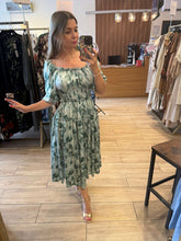 Cargar imagen en el visor de la galería, QUETZALLI - Maxi vestido estampado verde