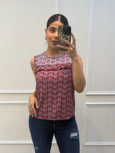 Cargar imagen en el visor de la galería, DARLA - Blusa roja estampada