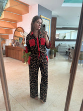 Cargar imagen en el visor de la galería, IVETTE - Set pantalón y blusa animal print