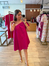 Cargar imagen en el visor de la galería, KIRAN - Vestido corto magenta