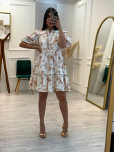 Cargar imagen en el visor de la galería, FLORINDA - Vestido corto estampado blanco con café
