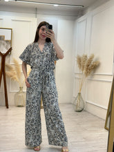 Cargar imagen en el visor de la galería, FILÓNOE – Palazzo estampado negro y beige