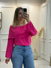 Cargar imagen en el visor de la galería, LUCERO - Blusa fucsia