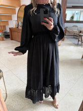 Cargar imagen en el visor de la galería, CARMELITA - Maxi vestido negro