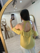 Cargar imagen en el visor de la galería, ANDREA - Blusa volantes