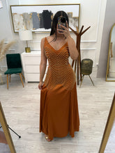 Cargar imagen en el visor de la galería, JAMIE - Maxi vestido chedron