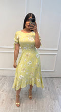 Cargar imagen en el visor de la galería, VENUS - Maxi vestido amarillo estampado