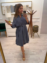 Cargar imagen en el visor de la galería, ALMUDENA - Vestido midi camisero