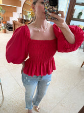 Cargar imagen en el visor de la galería, NAHIA - Blusa roja