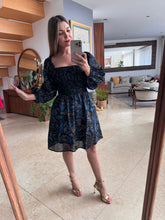 Cargar imagen en el visor de la galería, DARIELA - Vestido corto estampado hojas