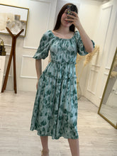 Cargar imagen en el visor de la galería, BERYL - Maxi vestido estampado verde
