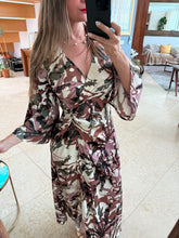 Cargar imagen en el visor de la galería, TROYA - Maxi vestido café estampado