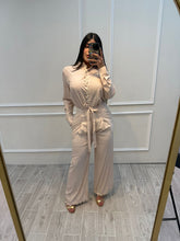 Cargar imagen en el visor de la galería, GRECIA - Set blusa y pantalón arena
