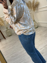 Cargar imagen en el visor de la galería, ISADORA - Camisa estampado khaki con blanco