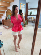 Cargar imagen en el visor de la galería, PASCUALA - Blusa coral