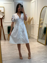 Cargar imagen en el visor de la galería, EDELMIRA - Vestido blanco mangas bordadas