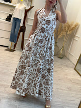 Cargar imagen en el visor de la galería, AGNES - Maxi vestido blanco estampado café