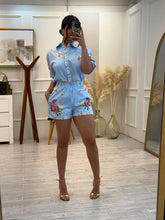 Cargar imagen en el visor de la galería, AMITY - Set blusa y short azul con flores
