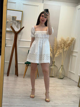 Cargar imagen en el visor de la galería, ARDEN - Vestido corto blanco