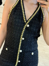 Cargar imagen en el visor de la galería, CARIDAD - Vestido negro detalles dorados