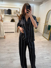 Cargar imagen en el visor de la galería, MARLENE - Set pantalón y blusa negro