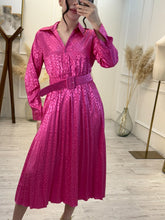 Cargar imagen en el visor de la galería, DARIANA - Vestido midi fucsia animal print