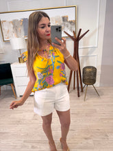 Cargar imagen en el visor de la galería, CAMELIA - Blusa amarilla estampada