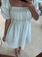 Cargar imagen en el visor de la galería, HELIA - Vestido corto blanco