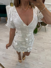 Cargar imagen en el visor de la galería, ISALIA - Vestido corto blanco