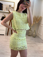 Cargar imagen en el visor de la galería, ZELDA - Set blusa y falda amarillo