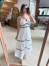 Cargar imagen en el visor de la galería, CHERRY - Maxi vestido blanco tirantes detalles negro