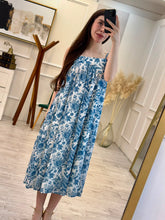 Cargar imagen en el visor de la galería, CORINTIA - Maxi vestido estampado azul