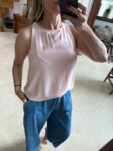 Cargar imagen en el visor de la galería, GISLI - Blusa sin mangas