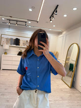 Cargar imagen en el visor de la galería, BLYTHE - Camisa azul