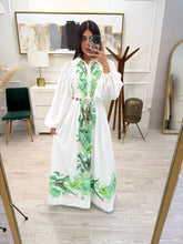 Cargar imagen en el visor de la galería, MAITE - Maxi vestido blanco estampado tropical