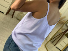 Cargar imagen en el visor de la galería, ATENEA – Blusa lila satinada de tirantes