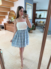 Cargar imagen en el visor de la galería, BRIAR - Vestido corto tirantes blanco con azul