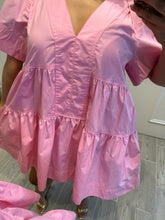 Cargar imagen en el visor de la galería, TYRA - Vestido corto rosa claro