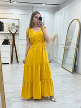 Cargar imagen en el visor de la galería, BETTY - Maxi vestido amarillo