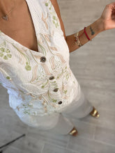 Cargar imagen en el visor de la galería, TETIS – Set crema bordado de chaleco y pantalón