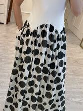 Cargar imagen en el visor de la galería, ALYSSA - Maxi vestido lunares