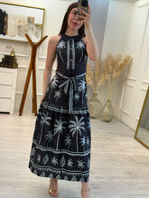 Cargar imagen en el visor de la galería, APOLINE - Maxi vestido negro palmas